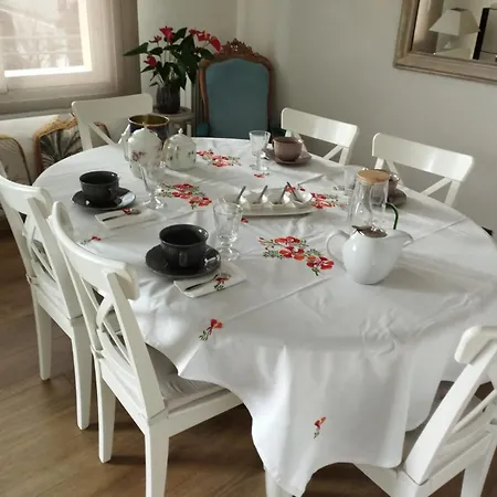 Alojamento de Acomodação e Pequeno-almoço 2 D'hôtes Chante-coucou Onet-le-Château